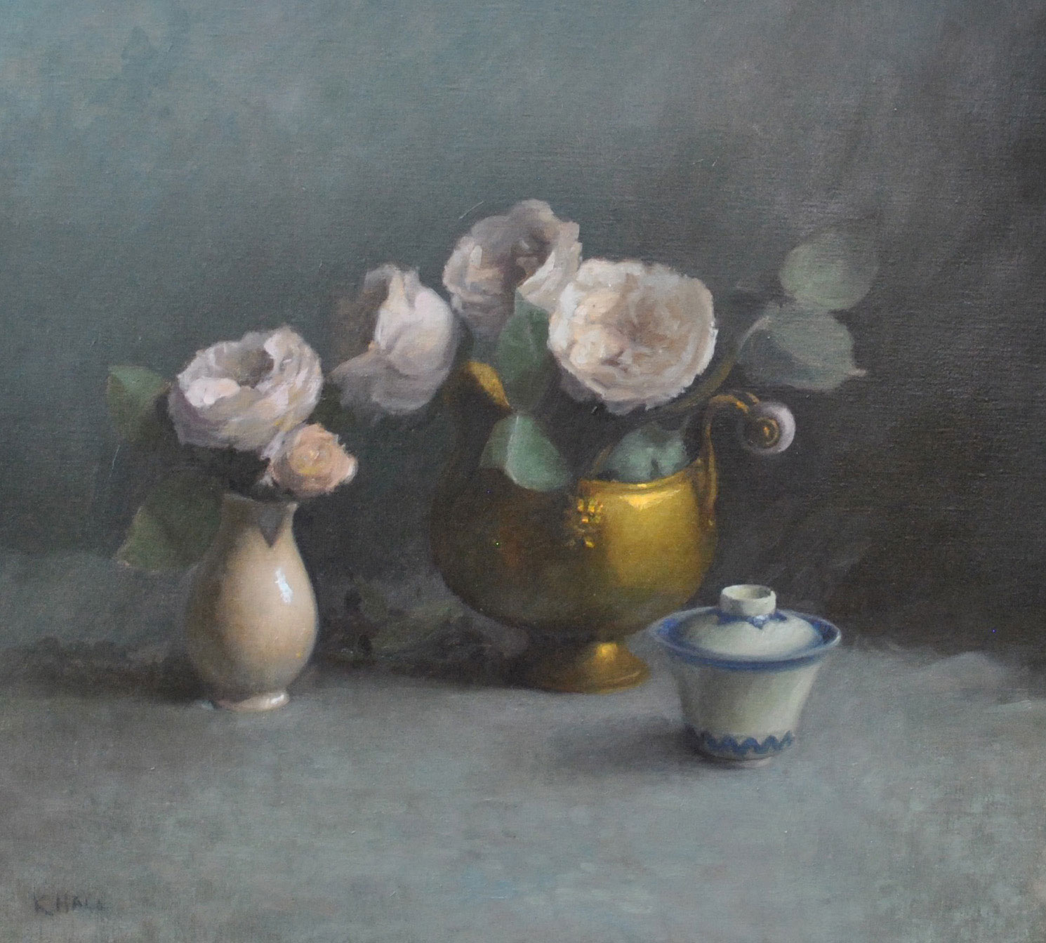 White_roses_with_brass